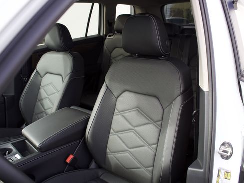 New 2026 Volkswagen Atlas SE image 12