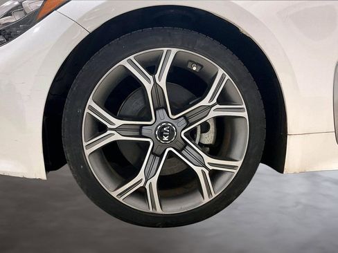 Used 2018 Kia Stinger Premium image 9