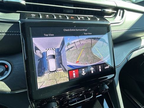 New 2025 Jeep Grand Cherokee Overland image 17