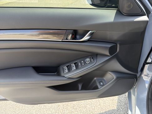 Used 2022 Honda Accord Sport image 19