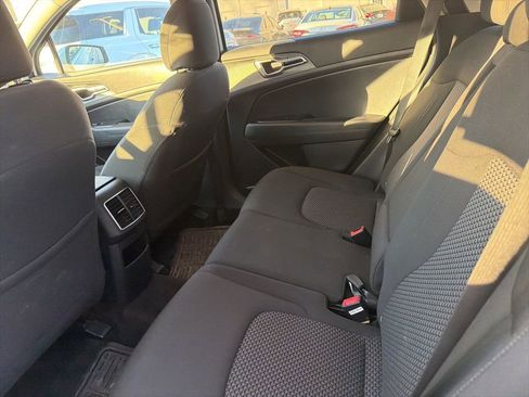 Used 2023 Kia Sportage LX AWD/4WD image 14