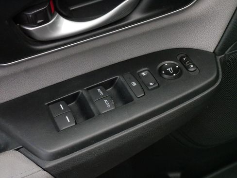 Used 2017 Honda CR-V EX image 19