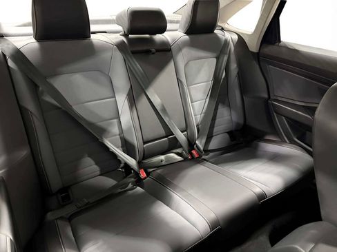 Used 2025 Volkswagen Jetta SE FWD image 16