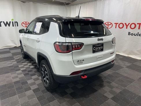 Used 2025 Jeep Compass Trailhawk image 5