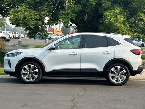 Certified 2025 Ford Escape Platinum AWD/4WD image 5
