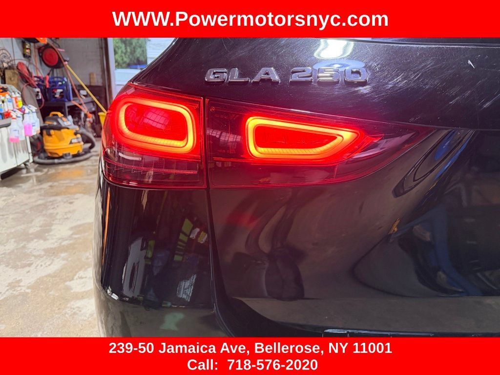 Used 2021 Mercedes-Benz GLA 250 4MATIC w/ Premium Package image 11