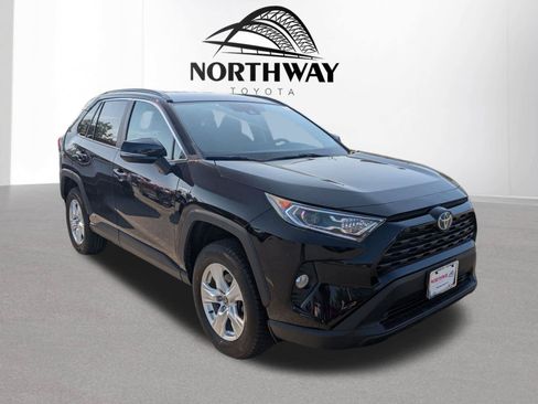 Certified 2021 Toyota RAV4 XLE w/ XLE Grade Weather Package AWD/4WD image 2