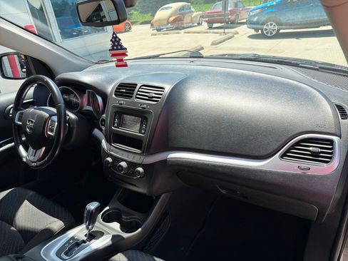 Used 2020 Dodge Journey SE w/ SE Popular Equipment Group FWD image 30