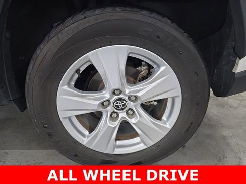 Used 2021 Toyota RAV4 XLE image 33