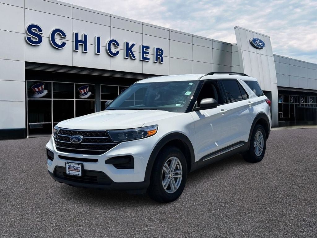 Used 2023 Ford Explorer XLT AWD/4WD image 4