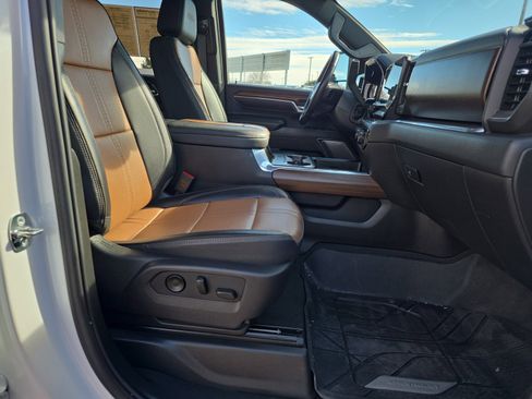 Used 2024 Chevrolet Silverado 3500 High Country w/ High Country Premium Package image 25