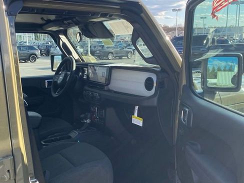 New 2026 Jeep Gladiator Sport AWD/4WD image 27