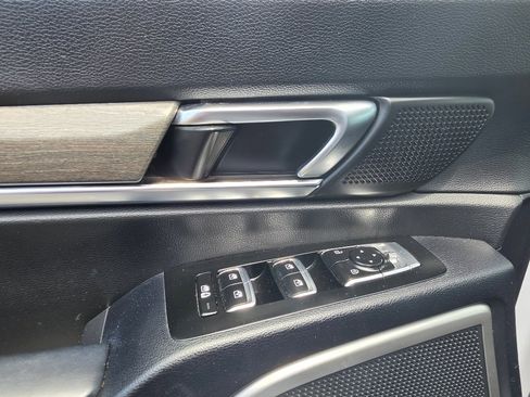Used 2022 Kia Telluride EX w/ EX Premium Package FWD image 12