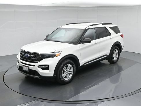 Certified 2023 Ford Explorer XLT w/ Equipment Group 202A RWD image 41