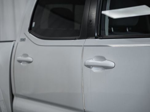 Used 2020 Toyota Tacoma SR5 image 16