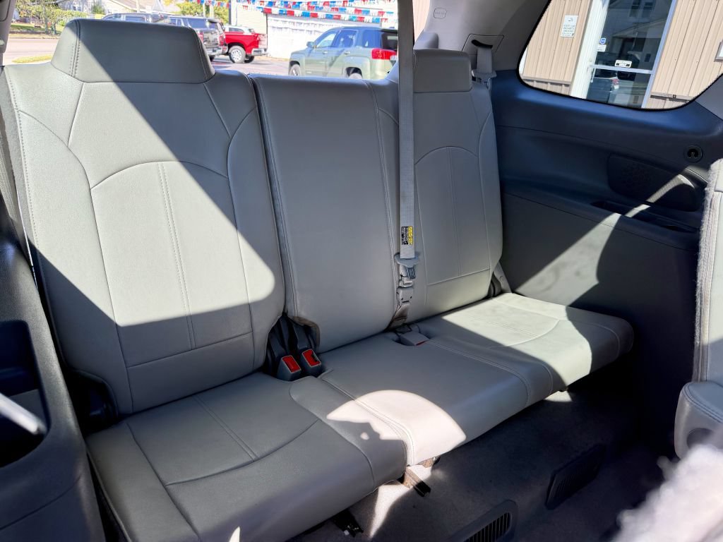 Used 2016 GMC Acadia SLT w/ Premium Edition FWD image 23