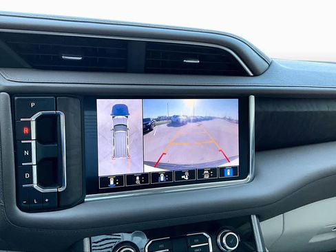 Used 2021 GMC Yukon Denali w/ Denali Premium Package AWD/4WD image 24