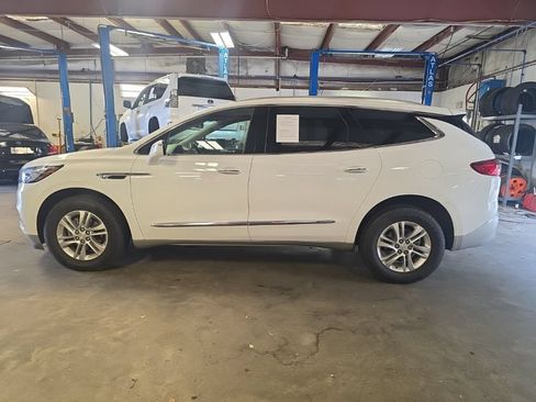 Used 2021 Buick Enclave Essence AWD/4WD image 2