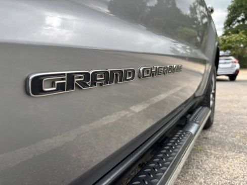 Used 2017 Jeep Grand Cherokee Limited w/ Luxury Group II AWD/4WD image 13