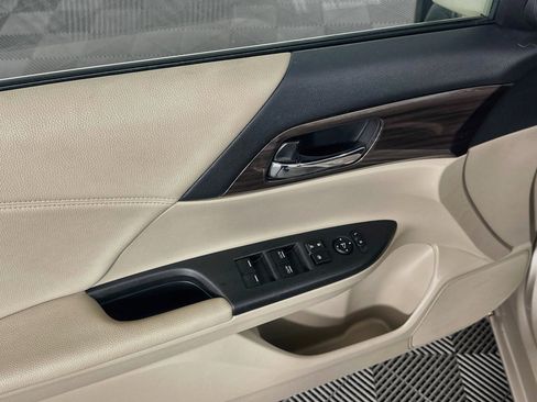 Used 2017 Honda Accord EX image 15