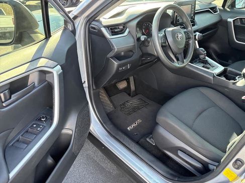 Used 2020 Toyota RAV4 LE image 20