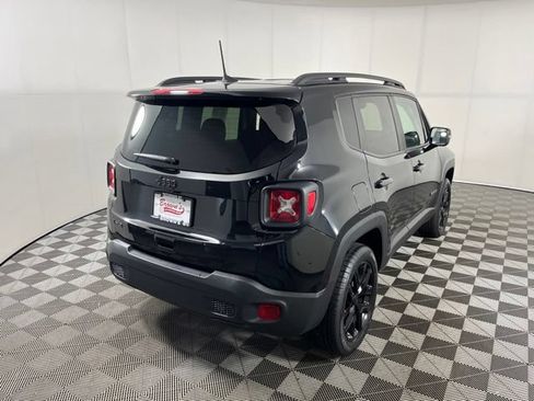 Used 2023 Jeep Renegade Altitude AWD/4WD image 7