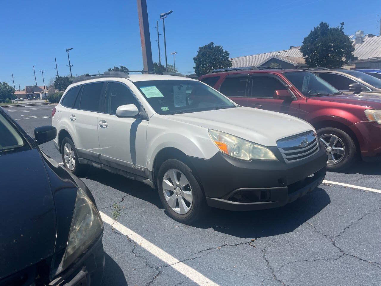 Used 2011 Subaru Outback 2.5i Premium AWD/4WD image 2