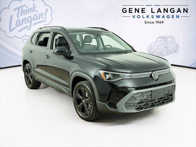New 2027 Volkswagen Taos SE AWD/4WD image 3