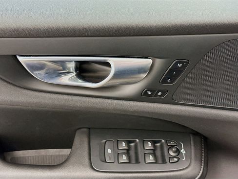 Used 2025 Volvo S60 B5 Core image 15