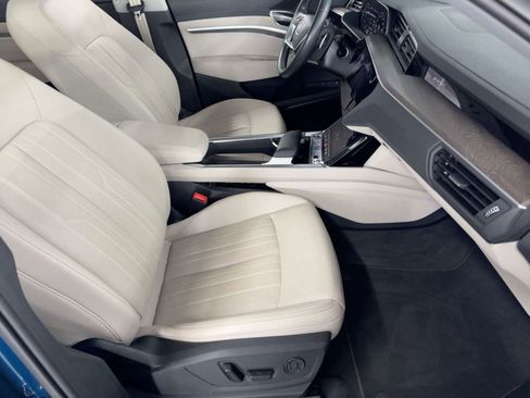 Used 2022 Audi e-tron Premium Plus w/ Premium Plus Package image 30