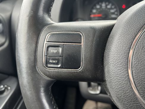 Used 2011 Jeep Compass Latitude image 17