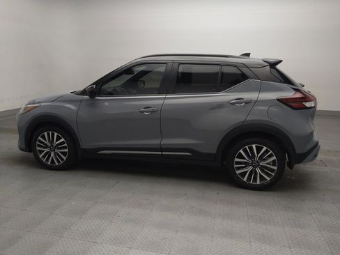 Used 2023 Nissan Kicks SR w/ SR Premium Package FWD image 3