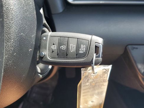 Used 2024 Hyundai Elantra SE FWD image 27