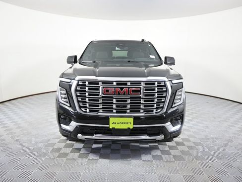 Used 2025 GMC Yukon Denali w/ Sun & Power Step Package AWD/4WD image 10