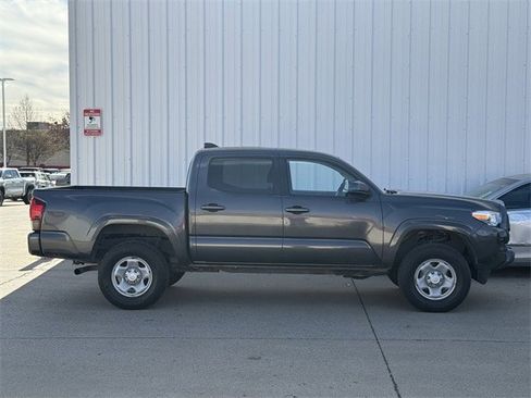 Used 2021 Toyota Tacoma SR w/ SR Convenience Package image 3