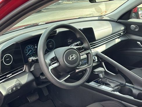 Used 2024 Hyundai Elantra Blue image 23