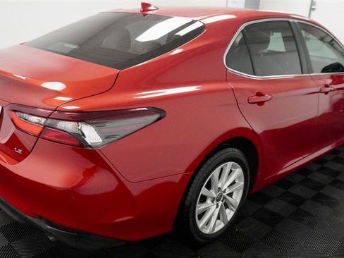 Used 2024 Toyota Camry LE image 7