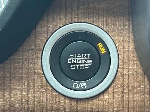 Used 2020 RAM 1500 Limited image 27