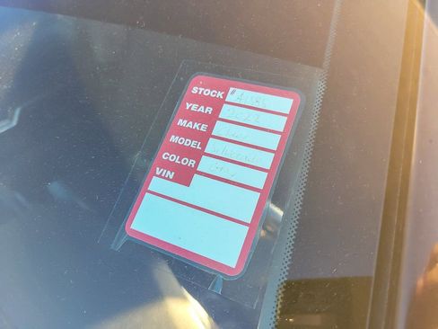 Certified 2022 Chevrolet Silverado 1500 LT image 24