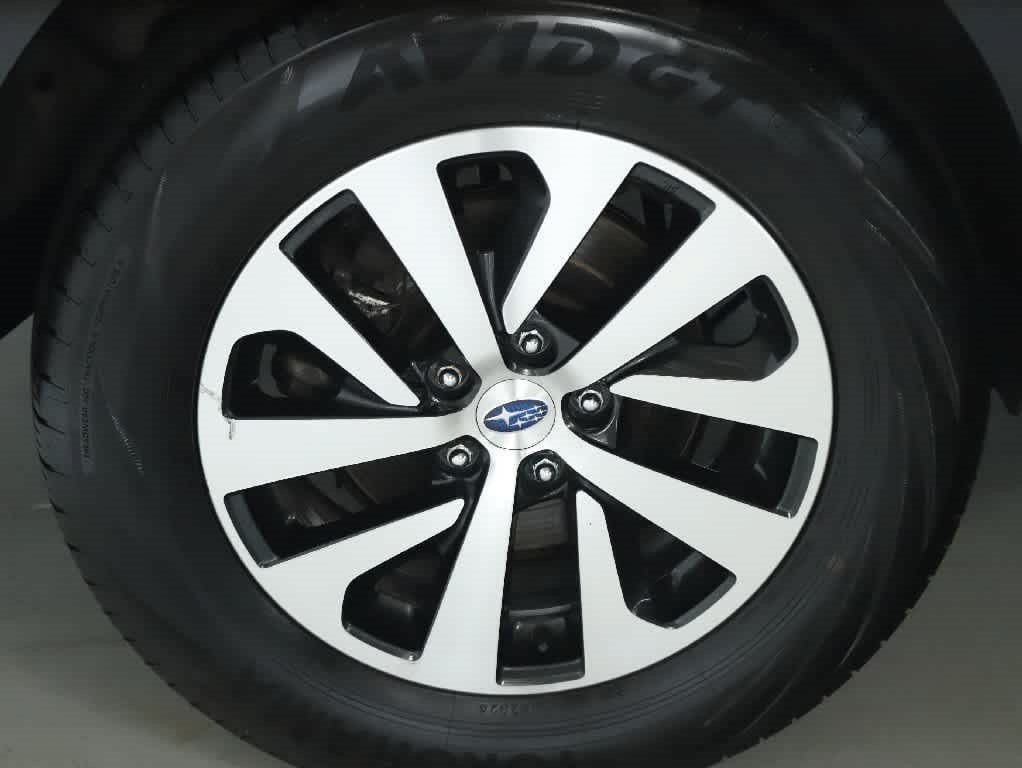 Certified 2025 Subaru Outback Premium w/ Popular Package #1A AWD/4WD image 12