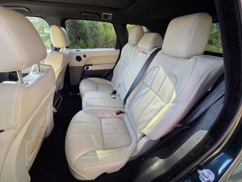 Used 2014 Land Rover Range Rover Sport HSE image 10