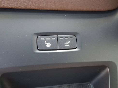 Certified 2023 Volvo XC60 B5 Plus w/ Climate Package AWD/4WD image 11