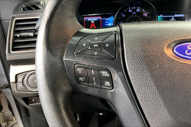 Used 2018 Ford Explorer XLT w/ Equipment Group 202A AWD/4WD image 10