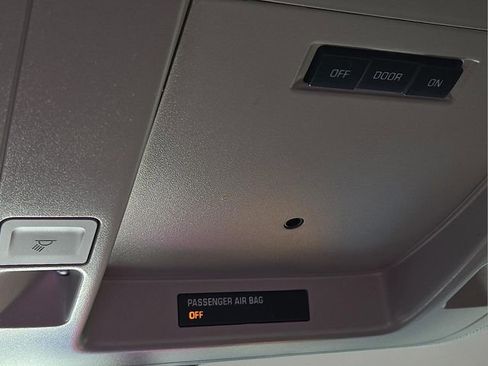 Used 2015 Chevrolet Silverado 1500 LT image 25