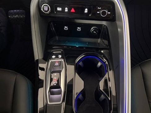 Used 2025 Audi Q5 Premium w/ Convenience Package image 26