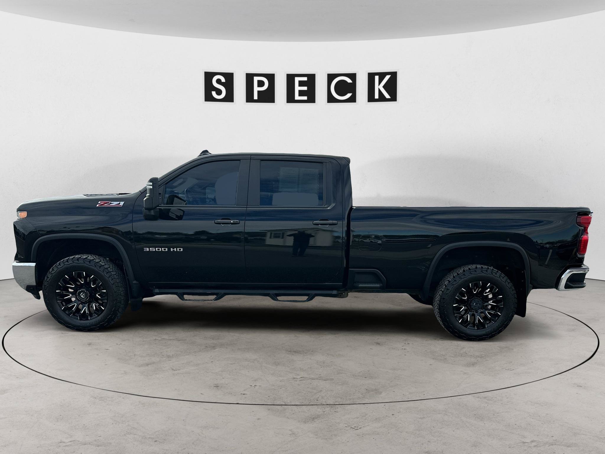 Used 2024 Chevrolet Silverado 3500 LT w/ Convenience Package AWD/4WD image 2