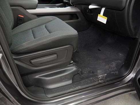 New 2026 RAM 1500 4x4 Crew Cab image 34