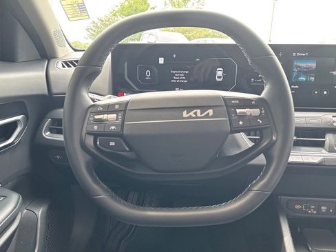 Used 2025 Kia K4 EX FWD image 23