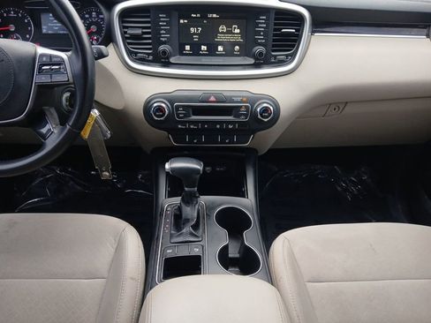 Used 2019 Kia Sorento FWD w/ LX Convenience Package image 11