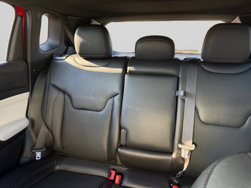 Used 2023 Jeep Compass Limited w/ Sun and Sound Group AWD/4WD image 16